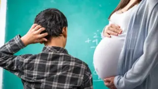 Учителка изнасили и роди дете на шестокласник 18+