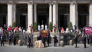 За първи път от 100 години се случва това на погребение на папа НА ЖИВО