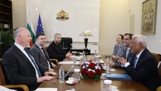 Желязков с ключова среща в Министерски съвет СНИМКИ 