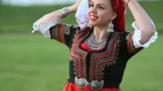 „Моме, лично моме“: Полина Димитрова за фолклора като вечна мода