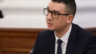 Министър Дилов: Усилията ни са насочени да се запазят работните места и да се съхранят производствените мощности на завода за хартия в Стамболийски