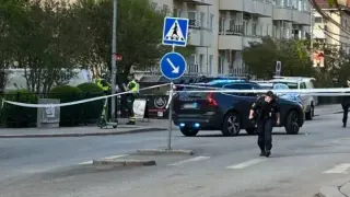 Кървава баня в Швеция! Убити и ранени във фризьорски салон, а стрелецът... ВИДЕО