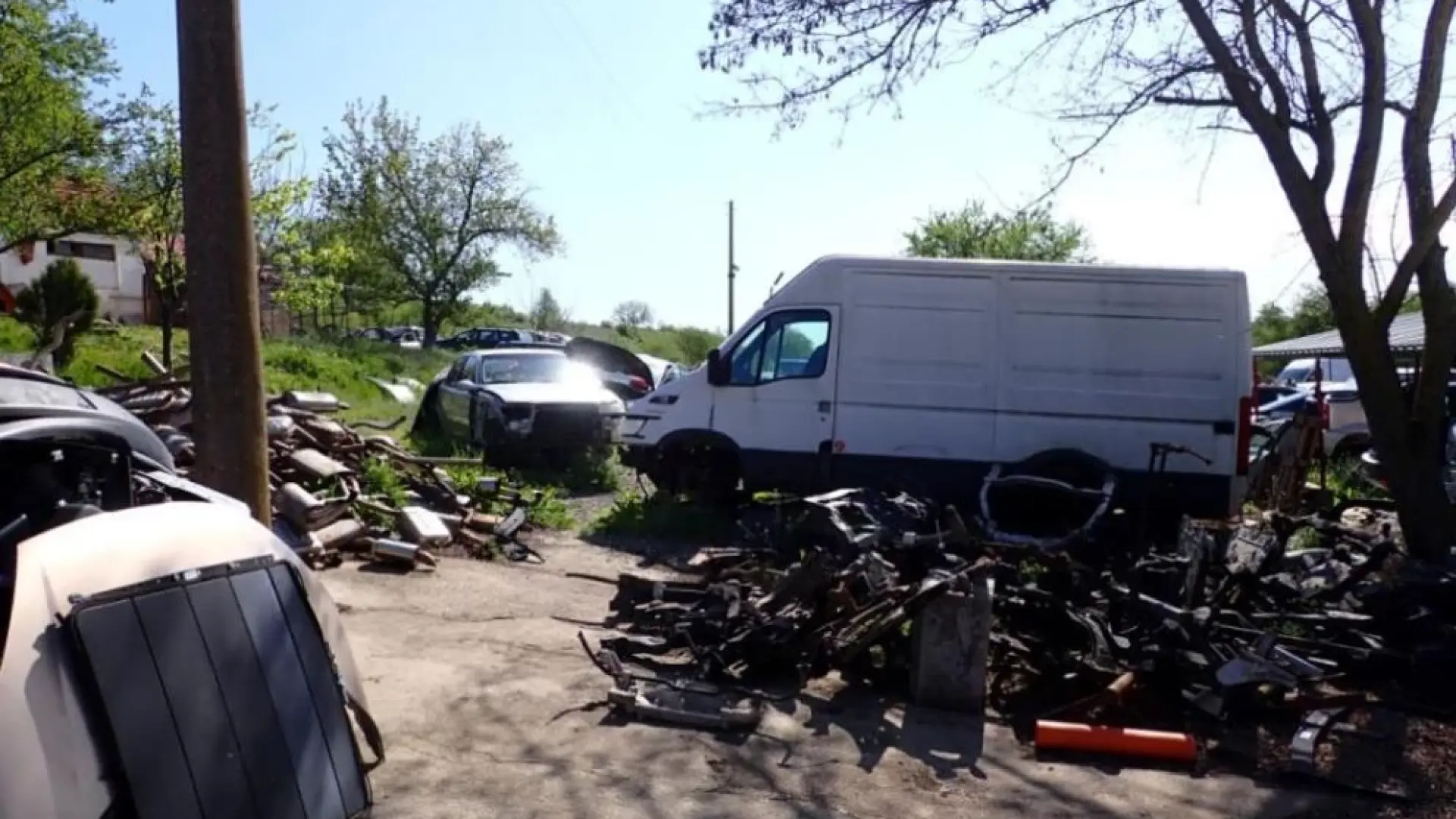 Мащабна акция в Разград: Полицията тараши наред 