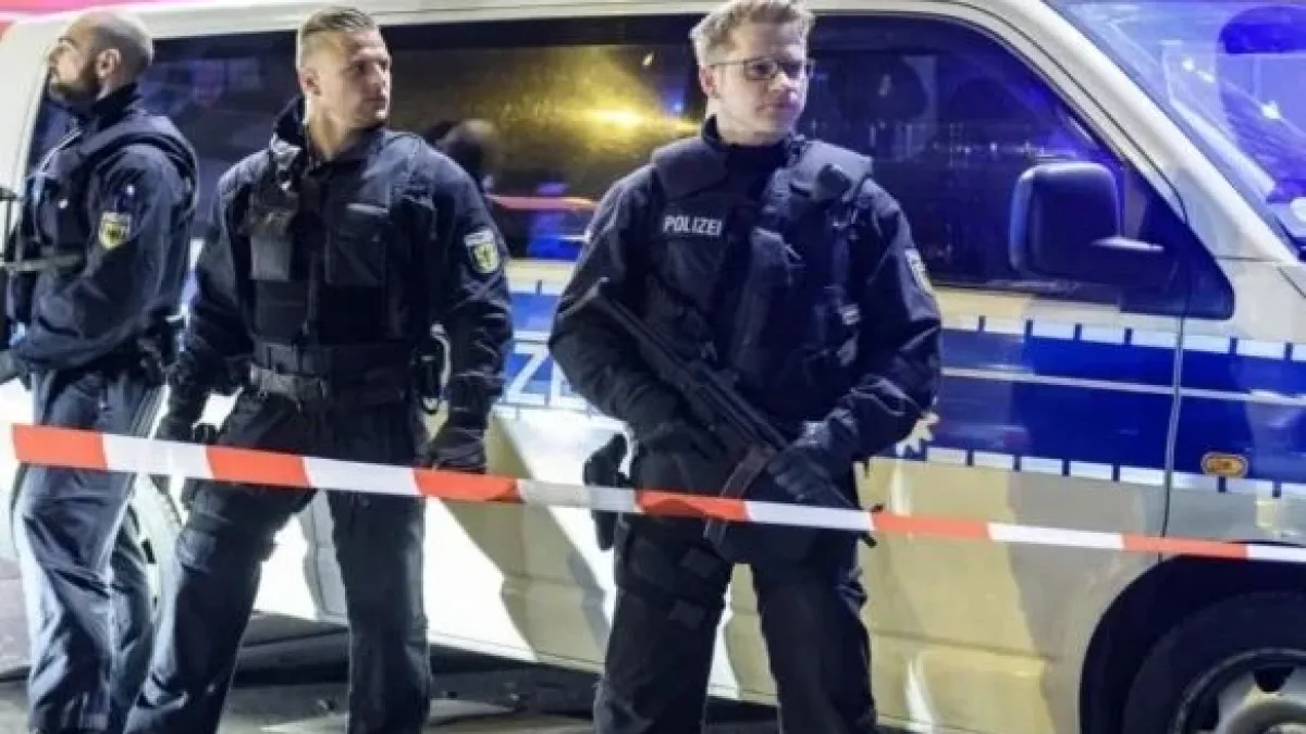 Извънредно: Кола се вряза в група хора в Щутгарт