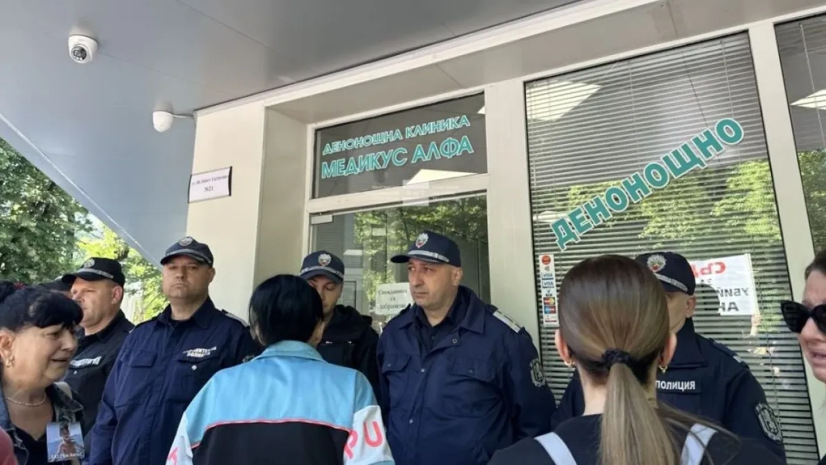 Кръв се лее на протеста в Пловдив, почерня от полиция ВИДЕО