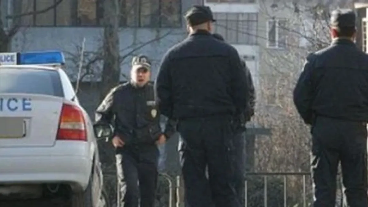 Само в БЛИЦ! Край "Пирогов" гъмжи от ченгета, ще се лее ли кръв