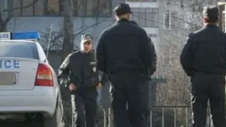 Само в БЛИЦ! Край "Пирогов" гъмжи от ченгета, ще се лее ли кръв