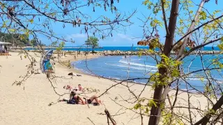 Пролетта и лятото се сляха! Варненци излязоха на плаж, Морската се пука по шевовете СНИМКИ 