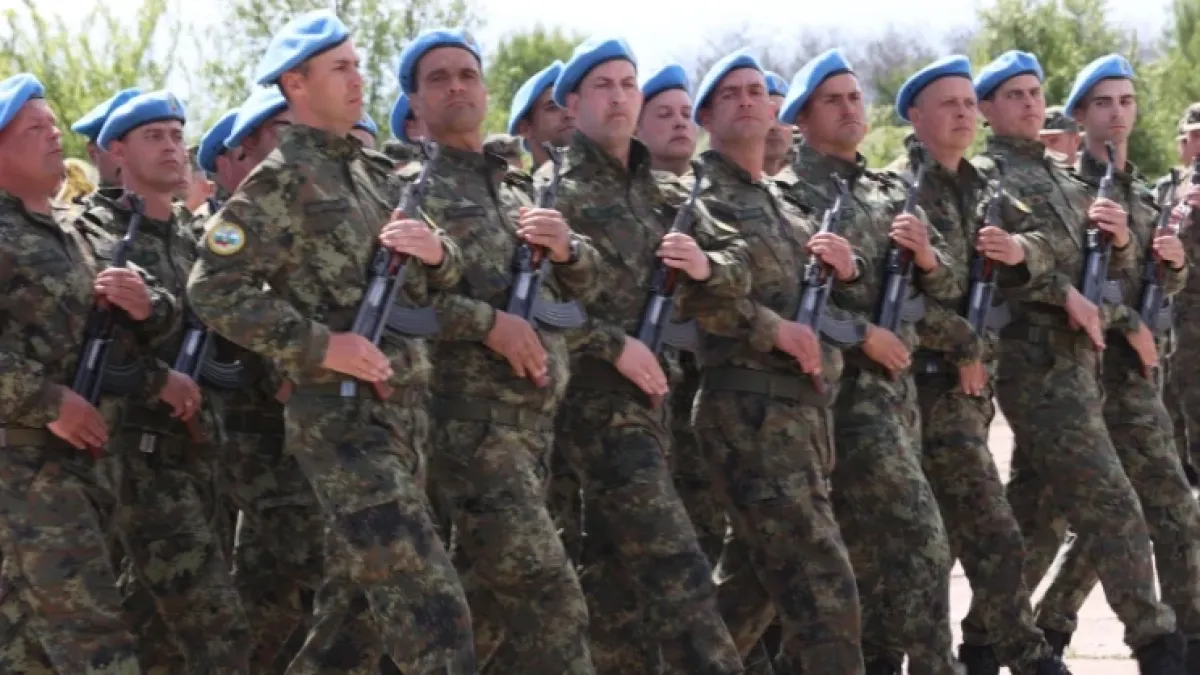 Близо 700 военни ще преминат през парада на 6 май, техника няма да има