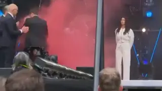 Извънредно! Хвърлиха бомба по полския премиер ВИДЕО