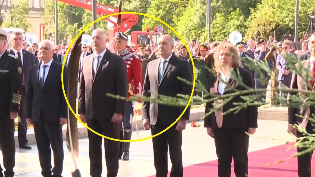 Под строй: Радев и Желязков рамо до рамо, а до тях... ВИДЕО