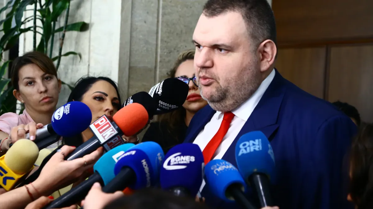 Пеевски: Пуделите се провалят навсякъде. Да спрат с предизборните кампании. Избори няма да има! Трябва да се работи за хората! БЛИЦ Live