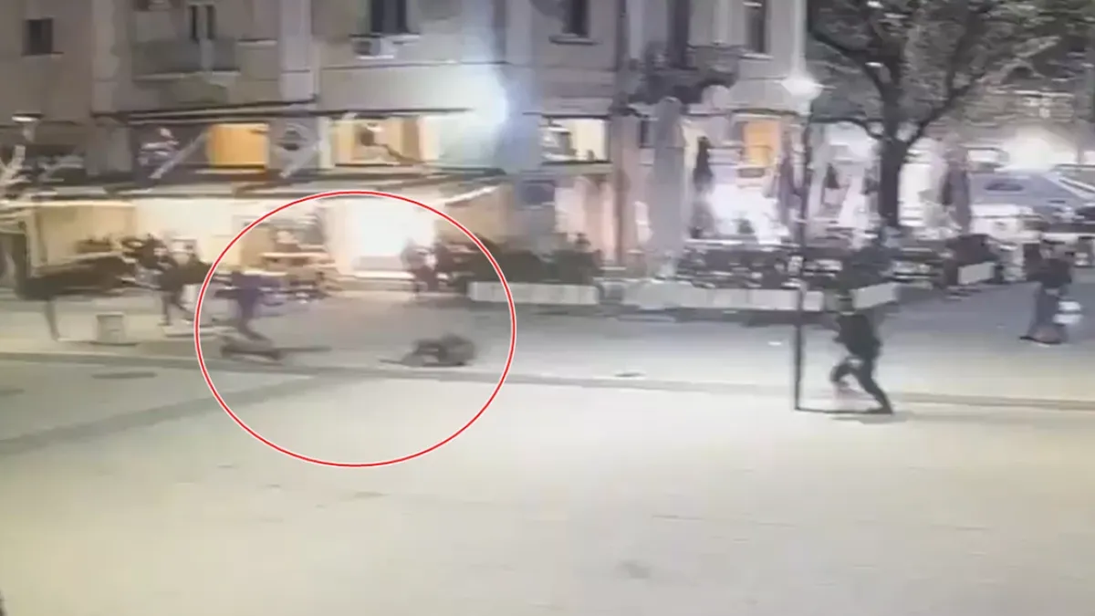 Тротинеткаджия помете полицай на пъпа на Плевен ВИДЕО 