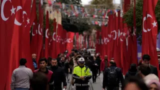 В Истанбул е страшно: Полицията закопча 1000, стотици хиляди разпитани