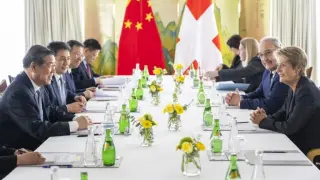 САЩ и Китай седнаха на масата за преговори