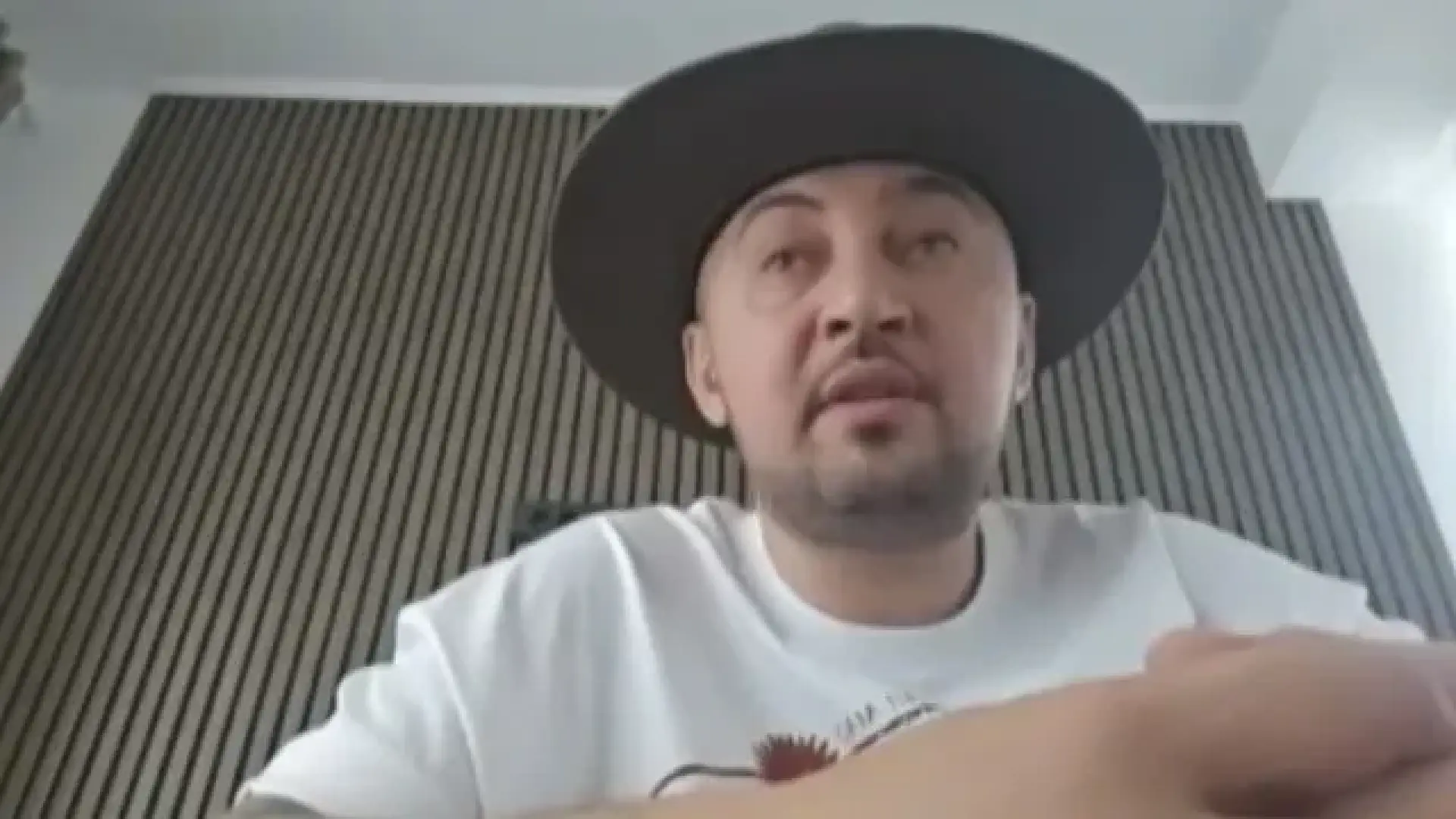 Кой е мъжът, заради когото цяла Румъния полудя по Баба Ванга ВИДЕО