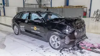 Направиха краш тест на Audi A6, ето какво се случи ВИДЕО