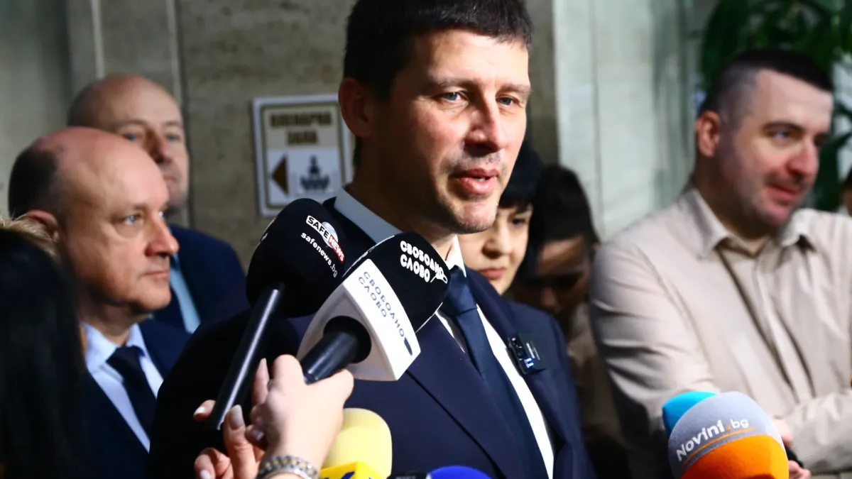 Ивелин Михайлов: Получаваме заплахи за побой - Костадинов каза, че иска да ме ошамари СНИМКИ