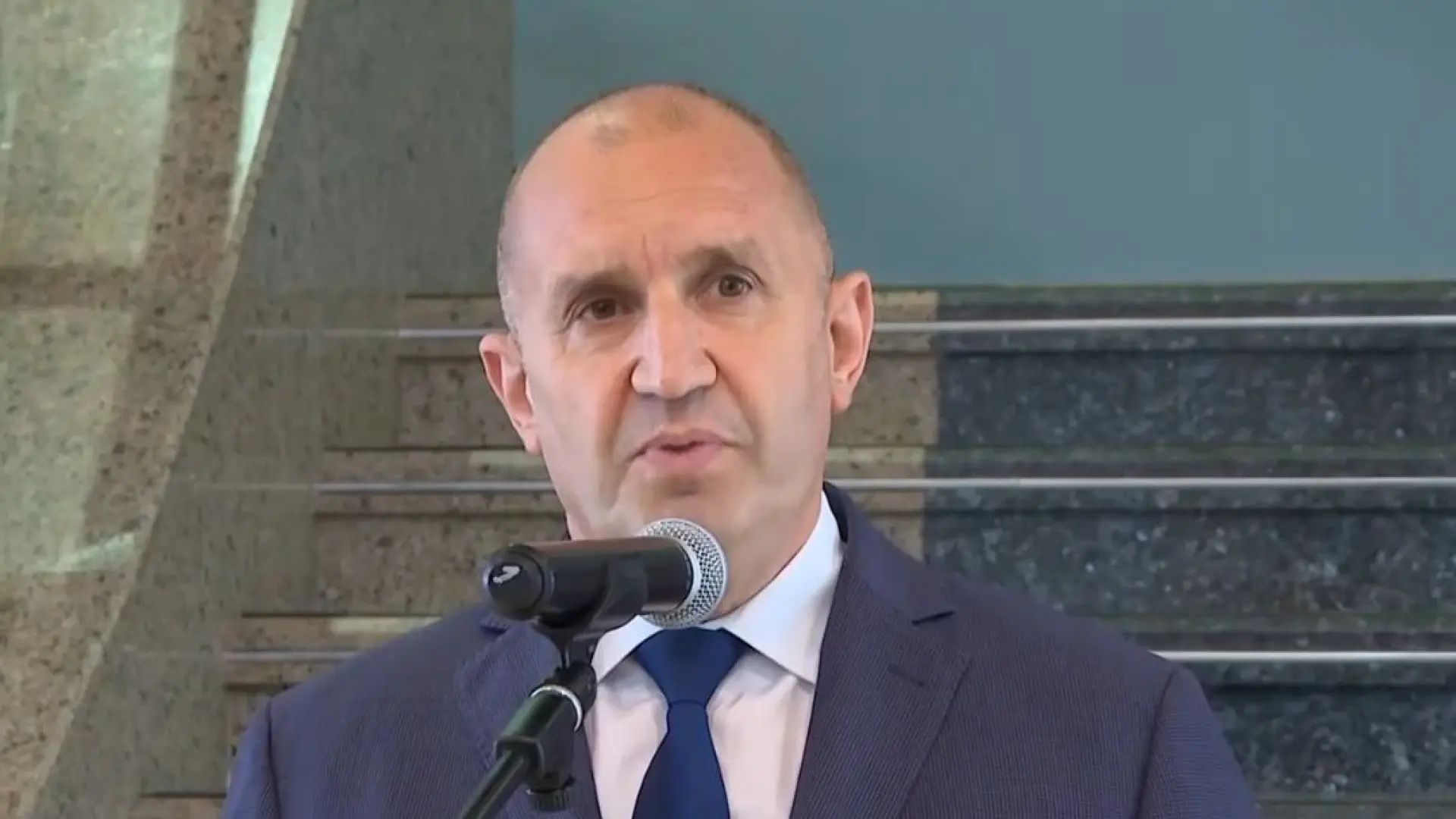 Радев не се отказва! Огласи следващия си ход 