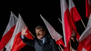 12 мъже и 1 жена: Ключови избори за Полша 