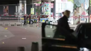 Клане пред нощен бар, почерня от полиция 