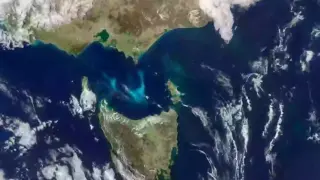 NASA откри гигантска форма на живот в океана, вижда се дори от космоса Снимки