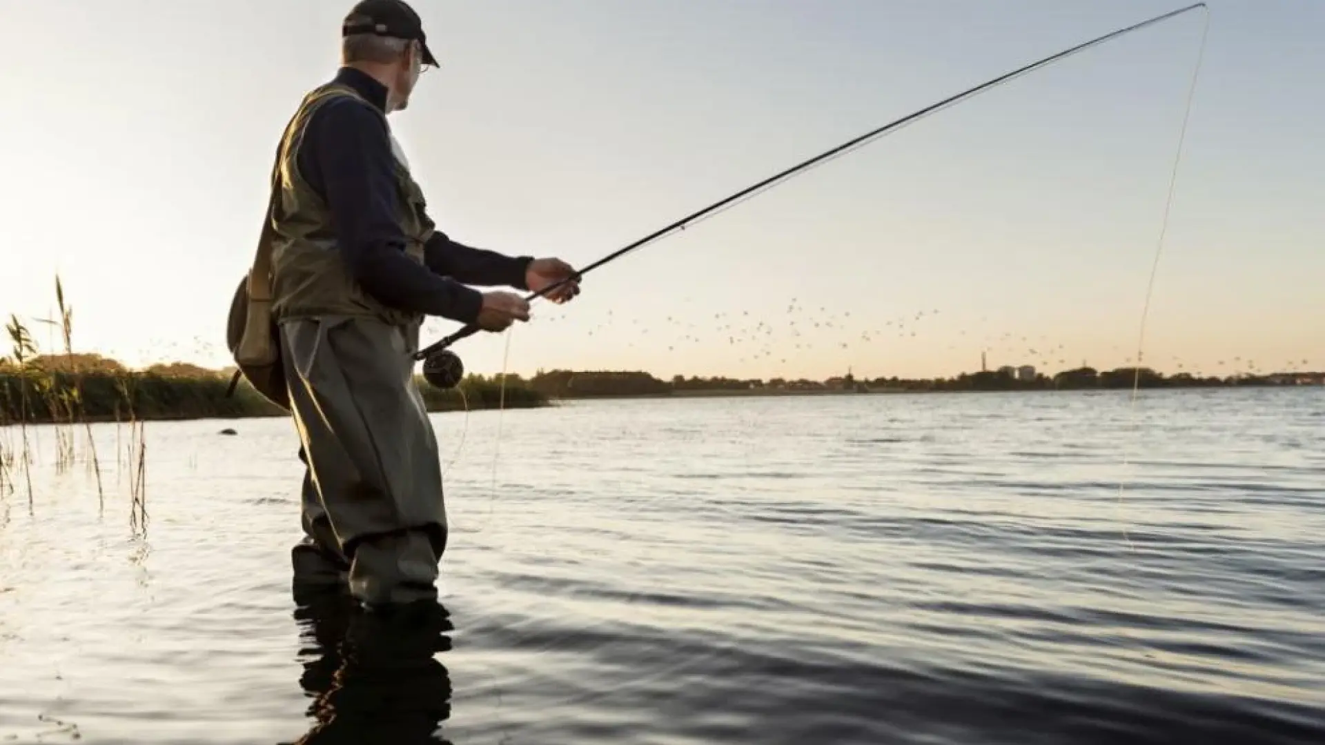  Намериха пликче със зелена тревна маса у удавения рибар на Морската гара в Бургас