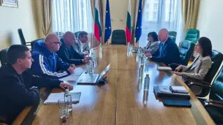 КНСБ: Вдигат заплатите на шофьорите в градския транспорт с 300 лева