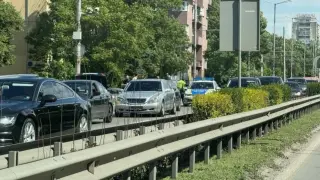 Верижна катастрофа до Орлов мост, "Цариградско шосе" e блокирано Снимки