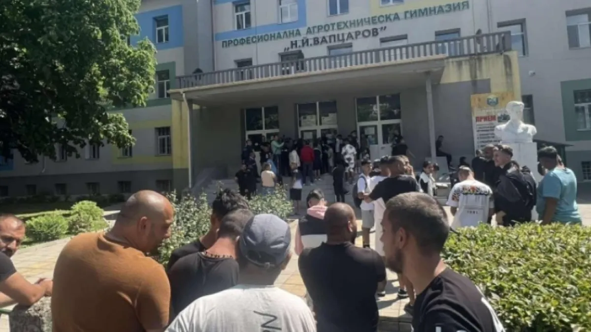 Брутален побой в Бяла Слатина: Нахлуха в училище, в дъното е миска Видеа/снимки 18+