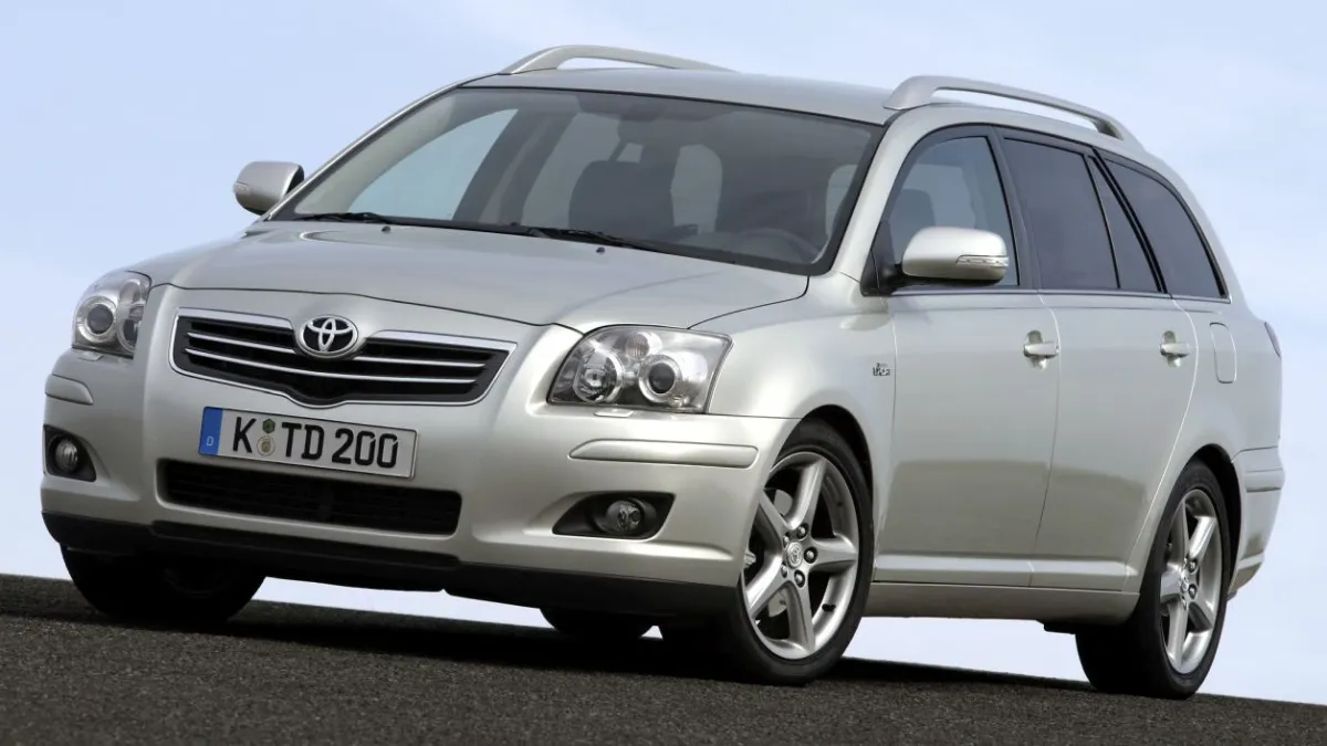 Пет недостатъка на седана Toyota Avensis