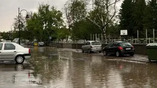 Буря остави без ток села в Разградско, движението затруднено