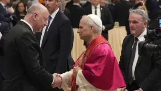 Исторически жест за 24 май: България дари папата с омофор във Ватикана