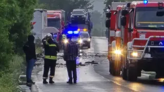 Ад край Кресна, 21-г. младеж се заби в ТИР и загина на място Снимки