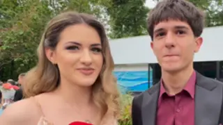 Абитуриентка ги показа, струват 5000 евро Видео
