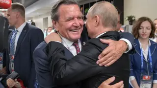 Тежък удар за ексканцлера на Германия, секнаха му плащанията от Русия