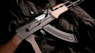 Мъже с автомати "Калашников" нахлуха в поща в Гърция и...