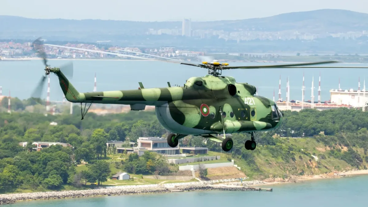 Зрелище! „Кугър“, Ми-17 и Су-25 в небето над Бургас и Созопол Снимки