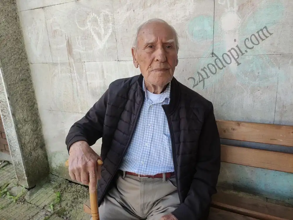 „Шофьор цял живот“: 90-годишният Ибрахим от Кърджали, който започна с руда и стигна до Москва
