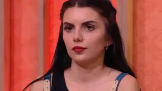 Тя е мухата в "Муха в супата"