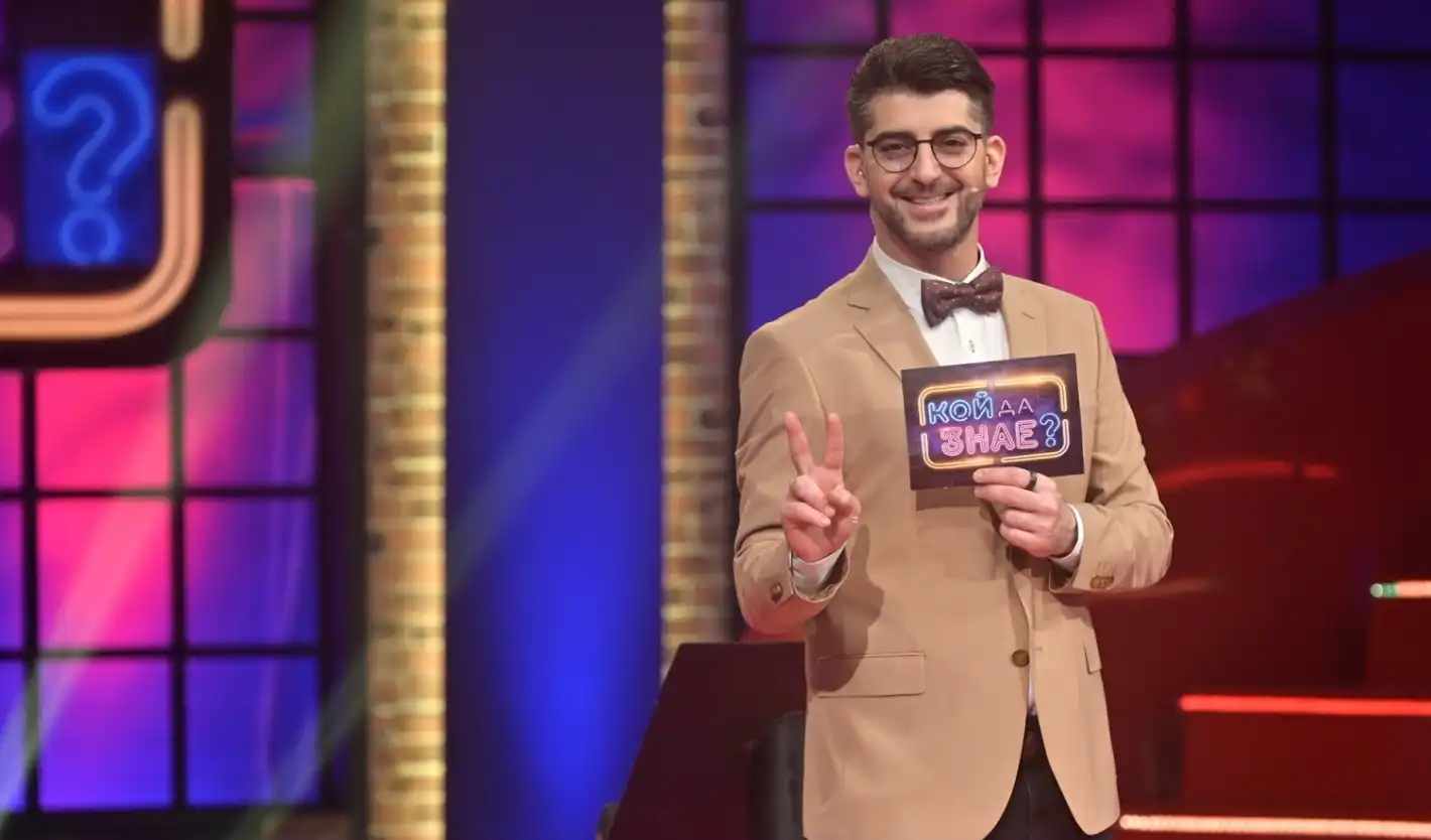 Сашо Кадиев целуна ръка в ефир след изненадваща победа в „Кой да знае“