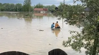 Половин Румъния под вода - евакуират хора, отбиват влакове Видео