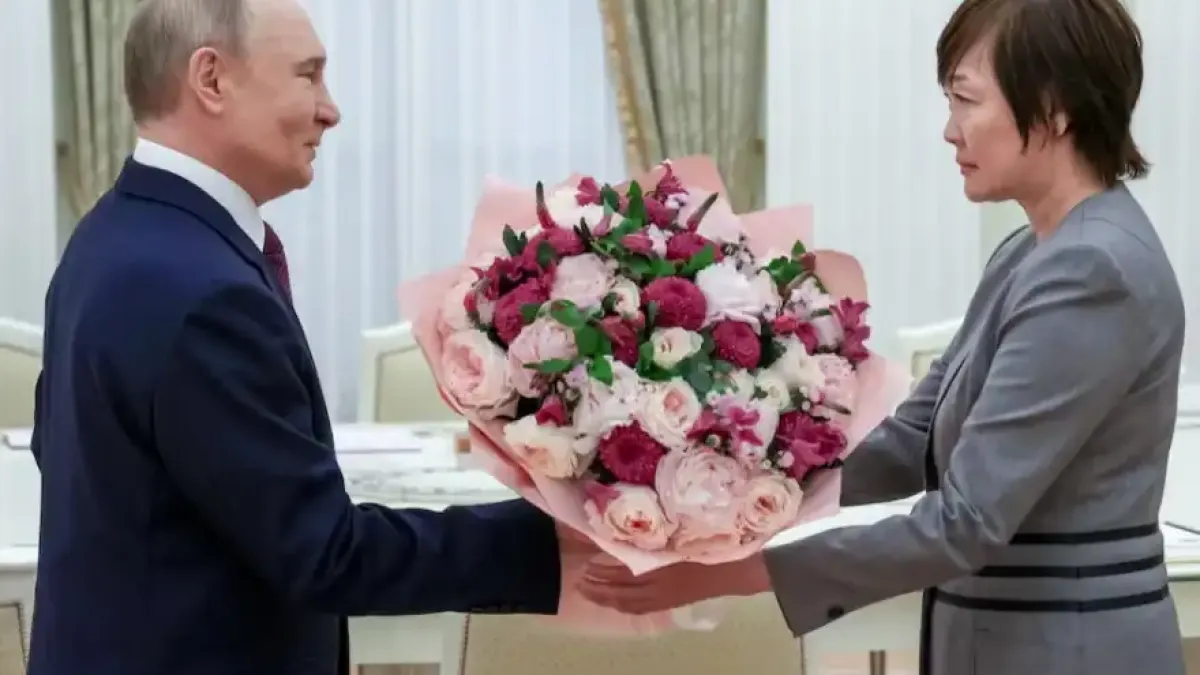 Путин към вдовицата на Шиндзо Абе: Съпругът ви искаше мирен договор с Русия Снимки