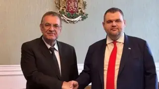 Пеевски внесе искане в съда за вписване на оставката на Чакъров като председател на ДПС