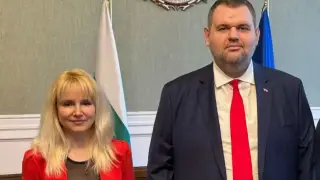 Ваня Василева напусна групата на Доган