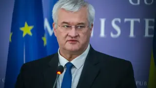 Украйна чака решаващ отговор от Русия за безусловно примирие