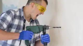Събота, сън и съсед с бормашина