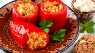 Пълнени чушки с кайма и ориз – традиционна рецепта за сочен вкус