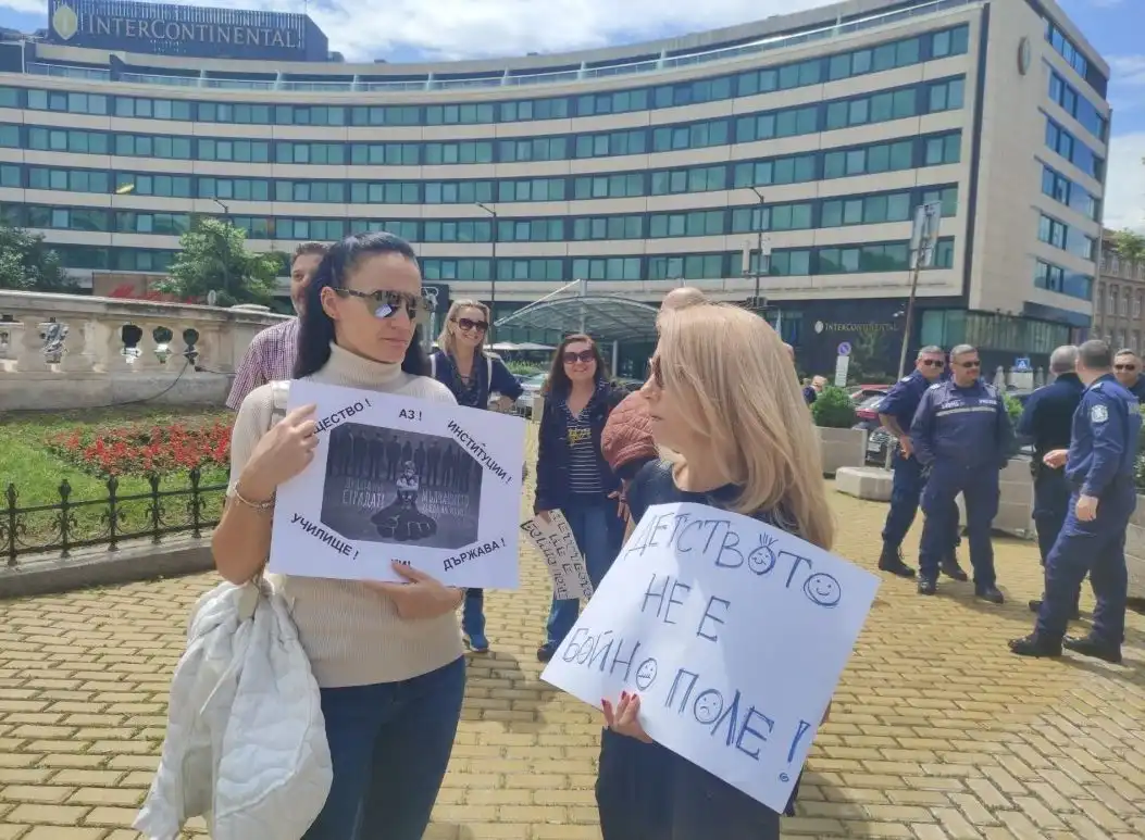 В София се проведе протестно шествие срещу насилието над деца