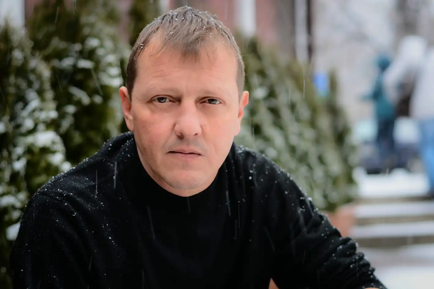 Звезди се обединяват срещу "локалните"